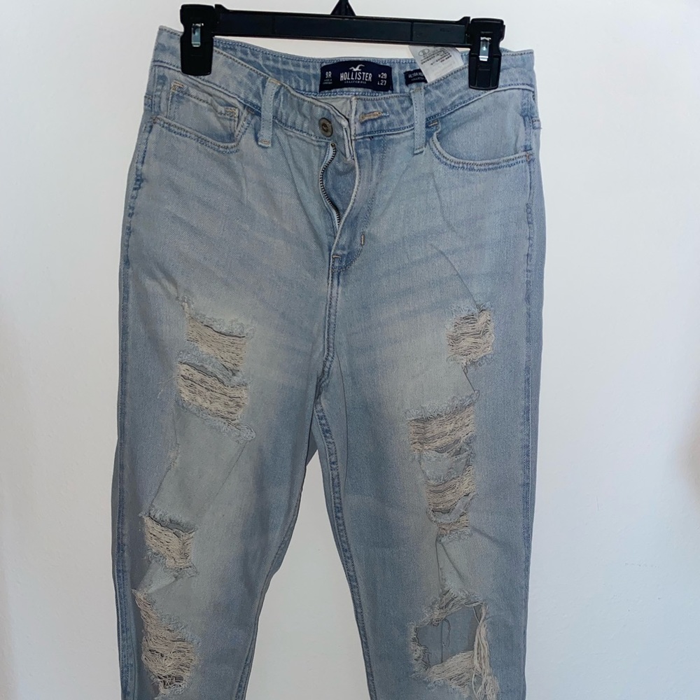 Hollister Ripped Mom Jeans